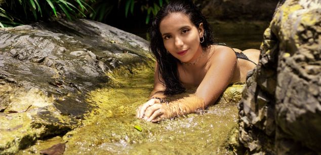 Model - LucyDerby squirt