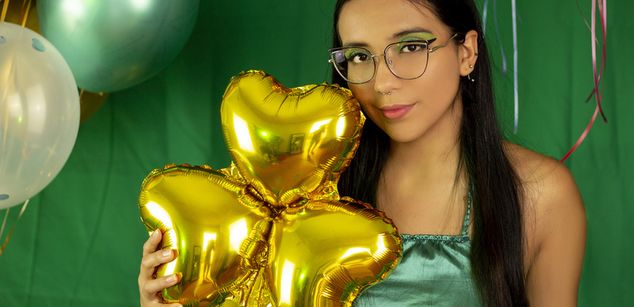 Model - LucyDerby squirt