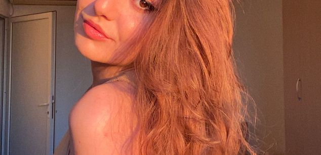 FreyaJune strip Model - FreyaJune strip