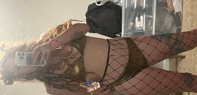 Model - Veronica redhead