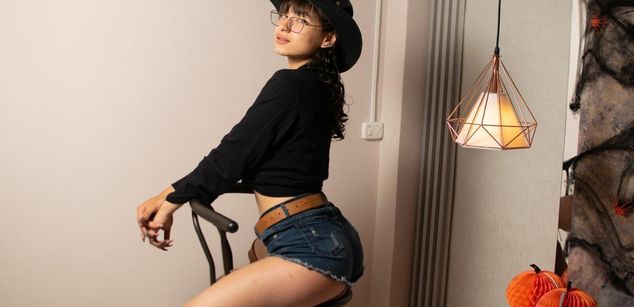 Alynn_Bri sensual Model - Alynn_Bri sensual