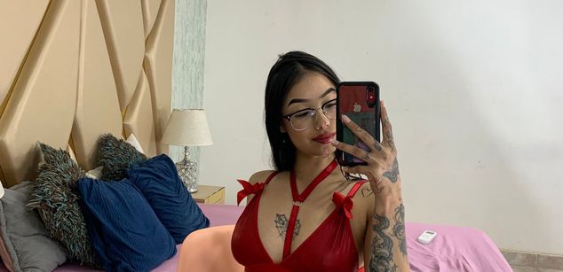 Model - Cata Stones latina