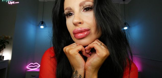 Model - Maxi Lipz findom