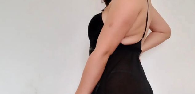 Model - Mia {{tag}}