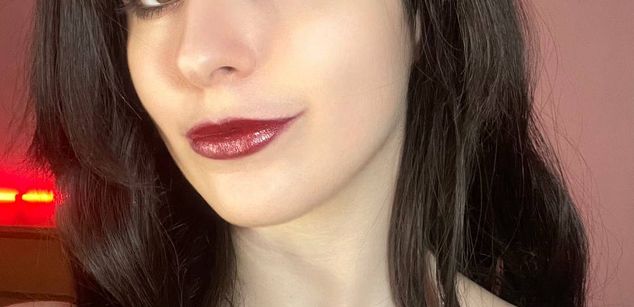 Model - Molly Posh dance