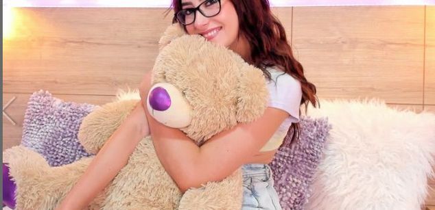 Mia Jacson feet Model - Mia Jacson feet