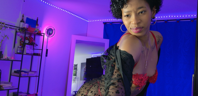 Model - I am Sel glasses