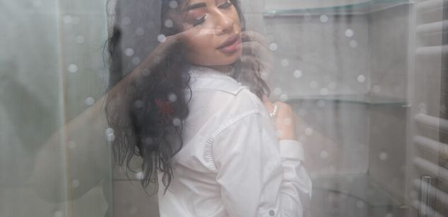 Model - FinDomCardi bigass