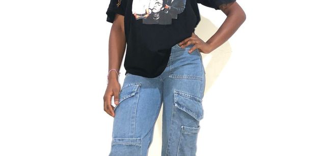 Model - Michelle Pose cum