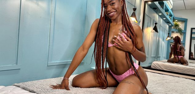 Model - Michelle Pose cum