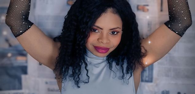 liz suck Model - liz suck