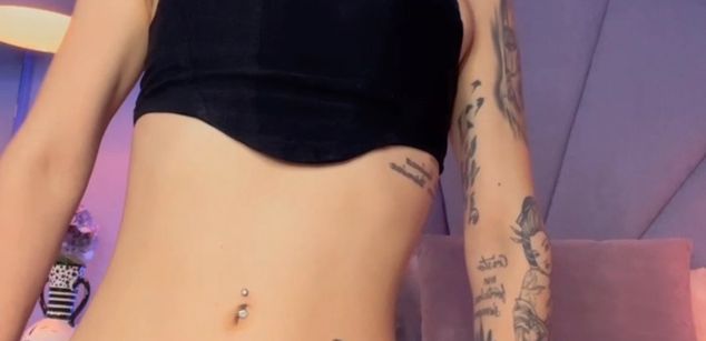 Model - Amber Hudson latina