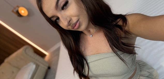 Model - SarahDevin cei