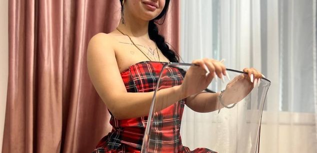 Model - AprilGold18 joi