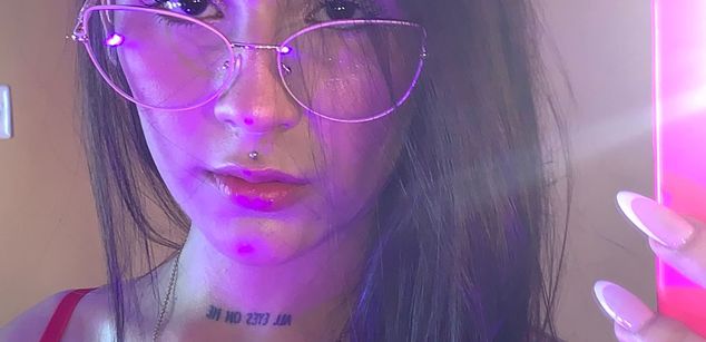 Violet Blaze feet Model - Violet Blaze feet