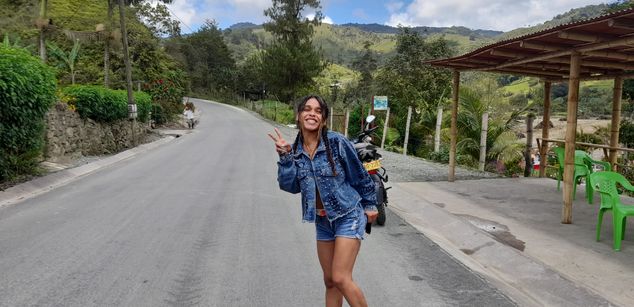 Model - Sara Sofia petite