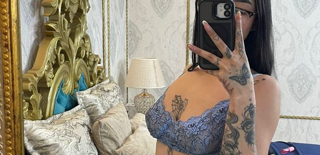 Model - Cata Stones latina