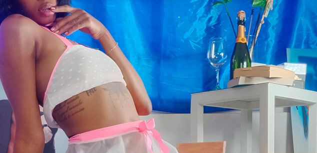 Model - I am Sel glasses