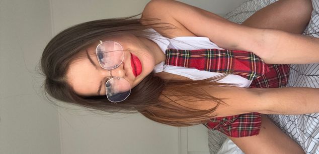 Model - Camiliia HallowTease