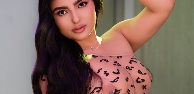 Stephanie Harlow LATINA Model - Stephanie Harlow LATINA