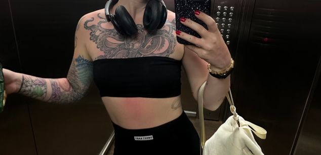 Vivian Rocks cum Model - Vivian Rocks cum