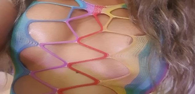 Model - BriannaChelsea tits