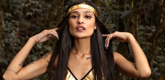 Model - Aurora Bon naked