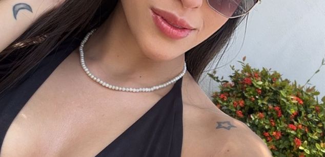 Model - Danny Cr feet