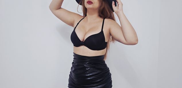 Model - GiannaDavis double