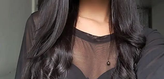 Model - Lucy Owens latina