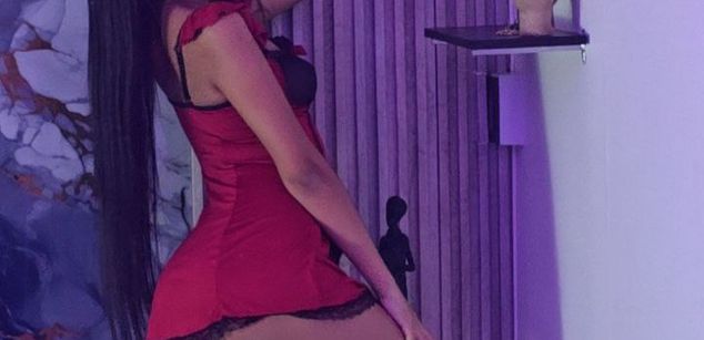 Model - LissaWild submissive