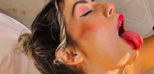 Model - luna rivera vegetables