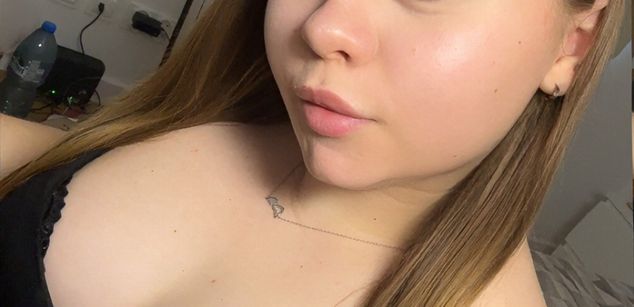 Model - AbbyChill hornyass