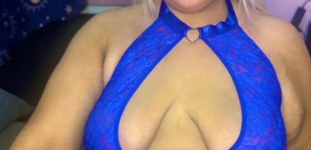 Model - Kiki_Blackxx MILF