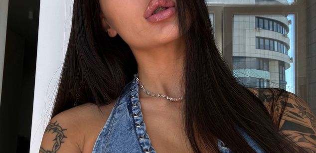 Model - Sex Doll Ari pussy