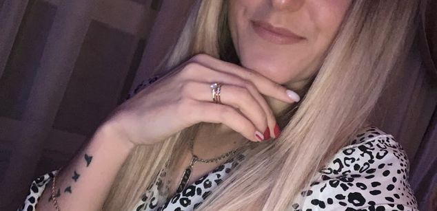 Model - AGENTViki orgasm