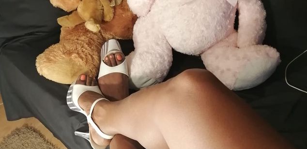 Model - NoaliBella twerk