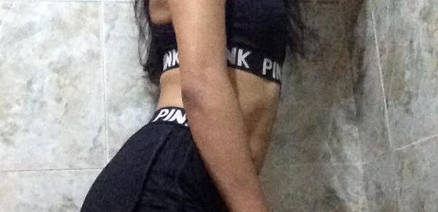 Model - Nathaly_Allen striptease