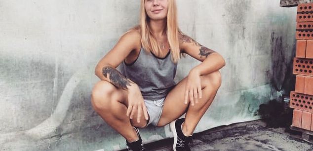 Model - rockinblond bigass
