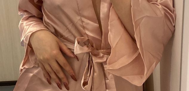 Model - Charlotta Apple girl