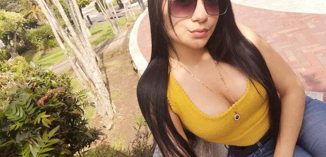 Model - Sandy girl
