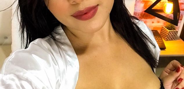 Model - Sharon Serna feet