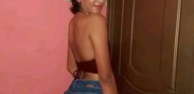 Model - Larissa Camila Bigdick