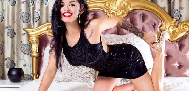 Model - BelleNicolle98 latina