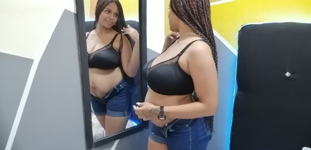 Model - Valerieiffel bobis