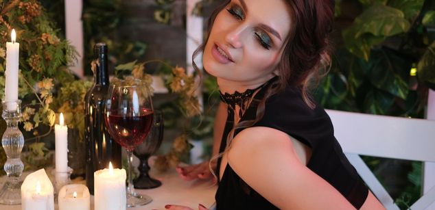Model - Allison Starkey brownhairs