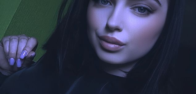 Model - Milla Luna sexy
