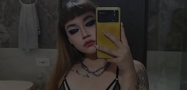 Model - VICTORIA_R98 bdsm