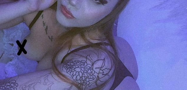 Model - VICTORIA_R98 bdsm