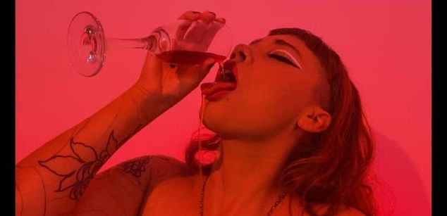 Model - VICTORIA_R98 bdsm